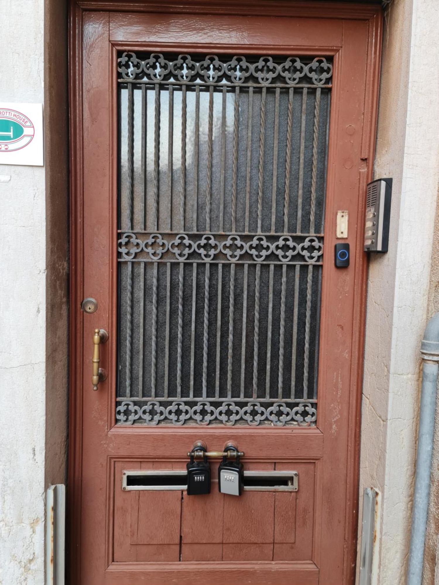 Pavarotti Venedig Exteriör bild